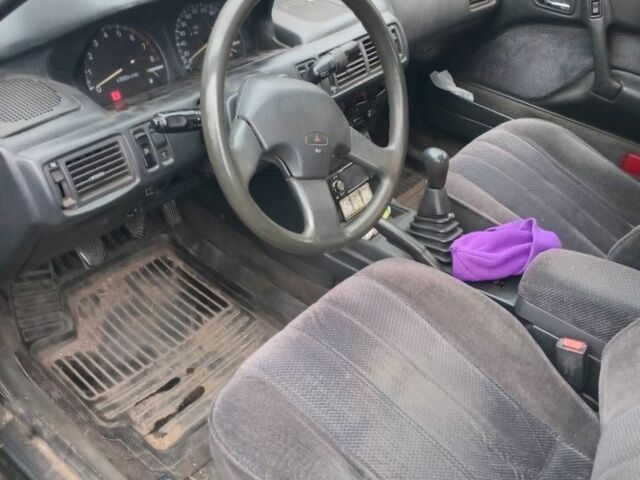 Зелений Міцубісі Галант, об'ємом двигуна 2 л та пробігом 300 тис. км за 1800 $, фото 4 на Automoto.ua