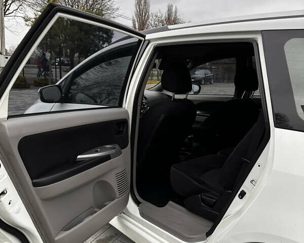 Белый Мицубиси Грандис, объемом двигателя 2.4 л и пробегом 340 тыс. км за 3400 $, фото 25 на Automoto.ua