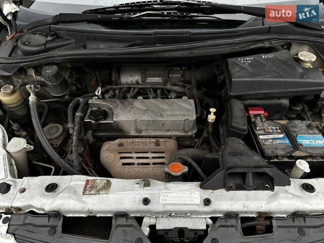 Белый Мицубиси Грандис, объемом двигателя 2.4 л и пробегом 340 тыс. км за 3400 $, фото 29 на Automoto.ua