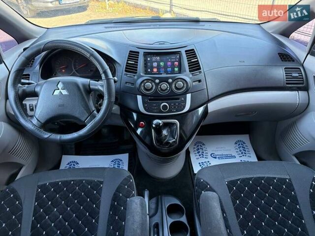 Белый Мицубиси Грандис, объемом двигателя 2.38 л и пробегом 185 тыс. км за 6700 $, фото 12 на Automoto.ua
