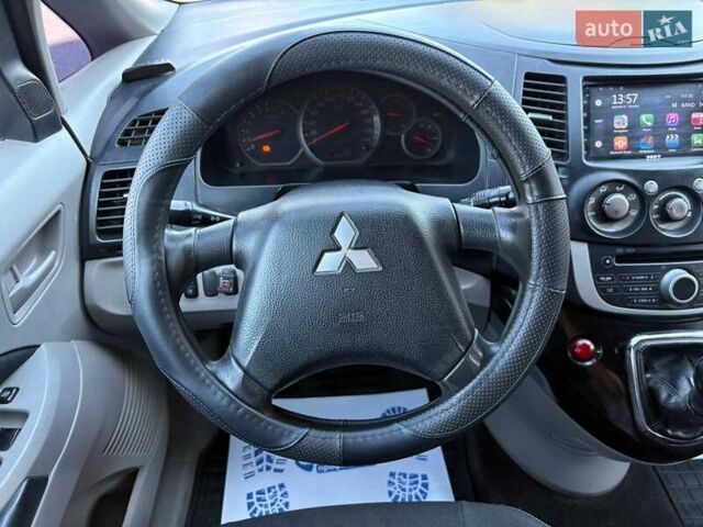 Белый Мицубиси Грандис, объемом двигателя 2.38 л и пробегом 185 тыс. км за 6700 $, фото 11 на Automoto.ua