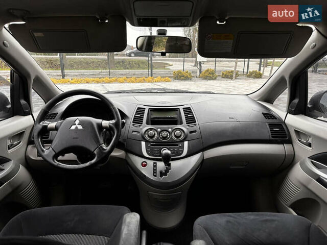 Белый Мицубиси Грандис, объемом двигателя 2.4 л и пробегом 340 тыс. км за 3400 $, фото 16 на Automoto.ua