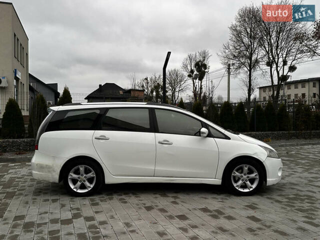 Белый Мицубиси Грандис, объемом двигателя 2.4 л и пробегом 340 тыс. км за 3400 $, фото 4 на Automoto.ua