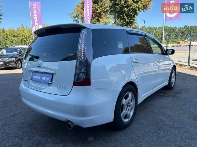 Белый Мицубиси Грандис, объемом двигателя 2.38 л и пробегом 185 тыс. км за 6700 $, фото 4 на Automoto.ua