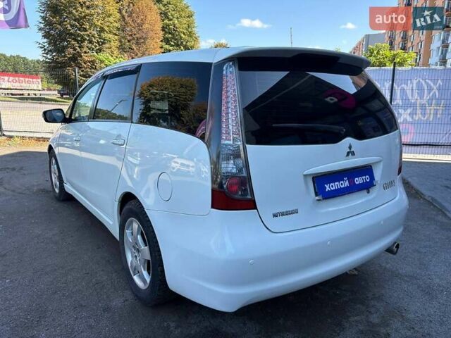 Белый Мицубиси Грандис, объемом двигателя 2.38 л и пробегом 185 тыс. км за 6700 $, фото 6 на Automoto.ua
