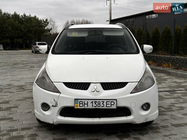 Белый Мицубиси Грандис, объемом двигателя 2.4 л и пробегом 340 тыс. км за 3400 $, фото 3 на Automoto.ua