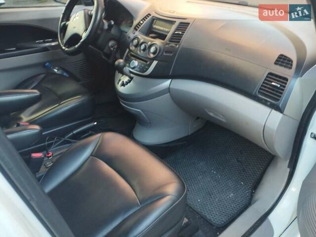 Белый Мицубиси Грандис, объемом двигателя 2.4 л и пробегом 442 тыс. км за 6300 $, фото 7 на Automoto.ua