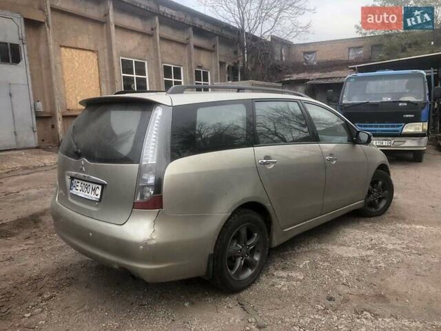 Бежевый Мицубиси Грандис, объемом двигателя 2.38 л и пробегом 200 тыс. км за 3500 $, фото 5 на Automoto.ua