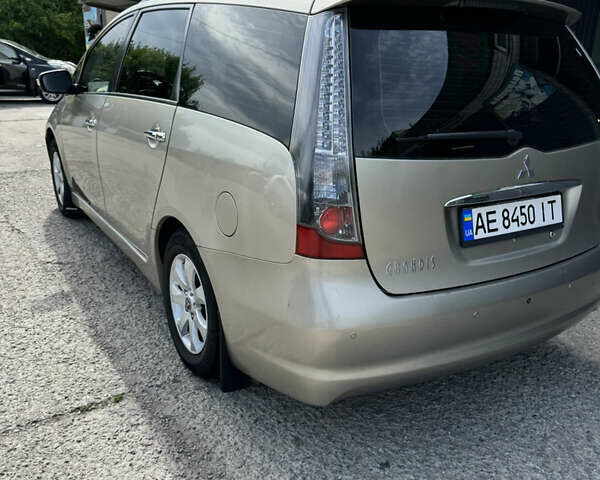 Міцубісі Грандіс 2007 у Кам'янське (Дніпродзержинськ) на Automoto.ua Бежевий Міцубісі Грандіс, об'ємом двигуна 2.4 л та пробігом 406 тис. км за 9500 $, фото 6 на Automoto.ua