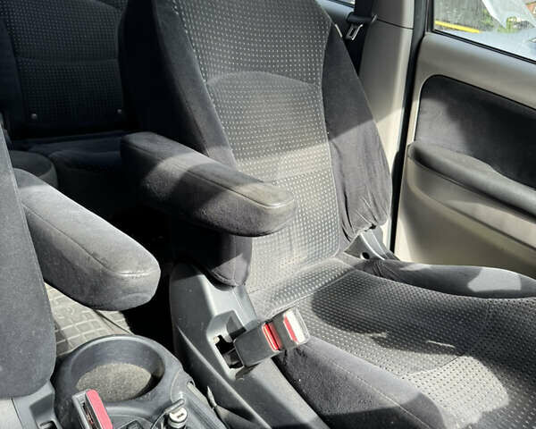 Міцубісі Грандіс 2007 у Кам'янське (Дніпродзержинськ) на Automoto.ua Бежевий Міцубісі Грандіс, об'ємом двигуна 2.4 л та пробігом 406 тис. км за 9500 $, фото 15 на Automoto.ua