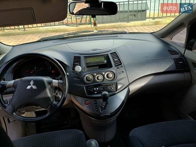 Мицубиси Грандис 2007 в Тернополе на Automoto.ua Бежевый Мицубиси Грандис, объемом двигателя 2.38 л и пробегом 218 тыс. км за 5600 $, фото 20 на Automoto.ua