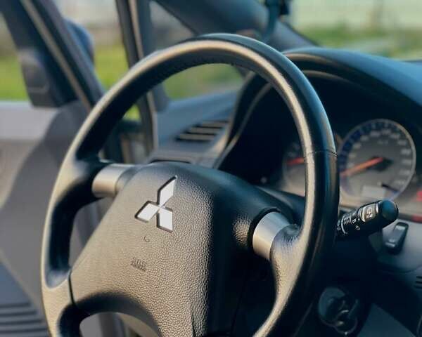 Бежевый Мицубиси Грандис, объемом двигателя 2.38 л и пробегом 74 тыс. км за 7200 $, фото 7 на Automoto.ua