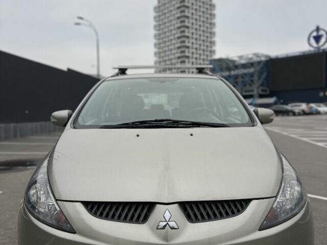 Бежевий Міцубісі Грандіс, об'ємом двигуна 2.4 л та пробігом 250 тис. км за 6300 $, фото 3 на Automoto.ua