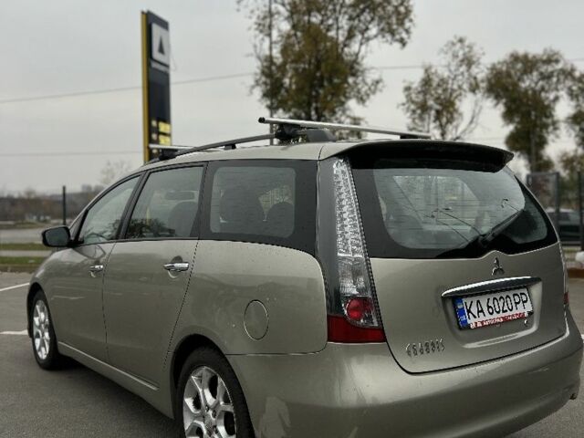 Бежевий Міцубісі Грандіс, об'ємом двигуна 2.4 л та пробігом 250 тис. км за 6300 $, фото 1 на Automoto.ua