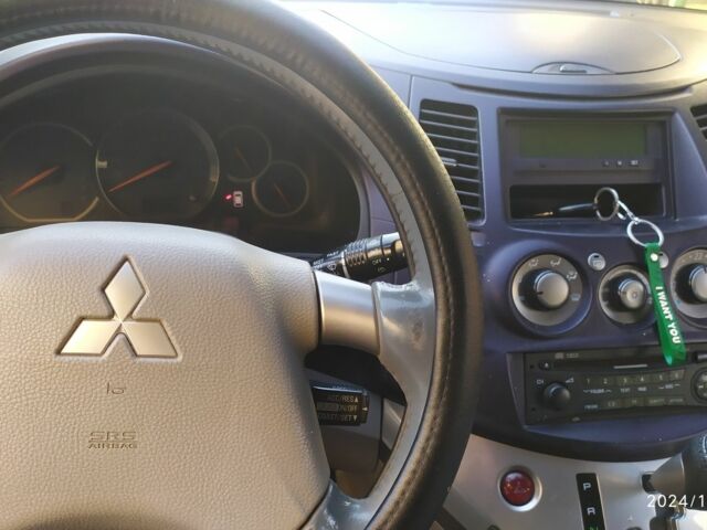 Чорний Міцубісі Грандіс, об'ємом двигуна 2.4 л та пробігом 282 тис. км за 4700 $, фото 9 на Automoto.ua