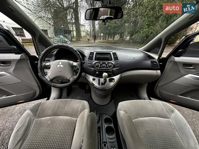 Черный Мицубиси Грандис, объемом двигателя 2.4 л и пробегом 290 тыс. км за 4650 $, фото 18 на Automoto.ua