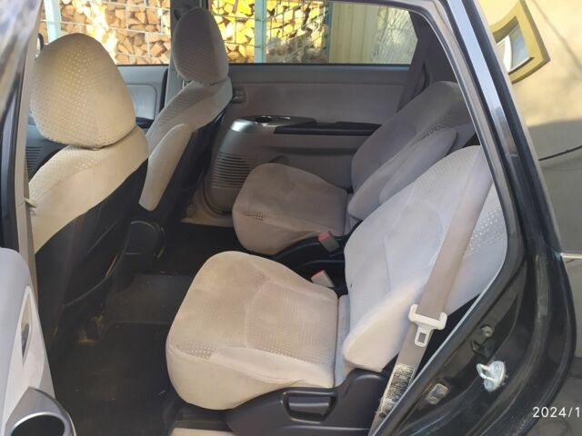 Чорний Міцубісі Грандіс, об'ємом двигуна 2.4 л та пробігом 282 тис. км за 4700 $, фото 7 на Automoto.ua