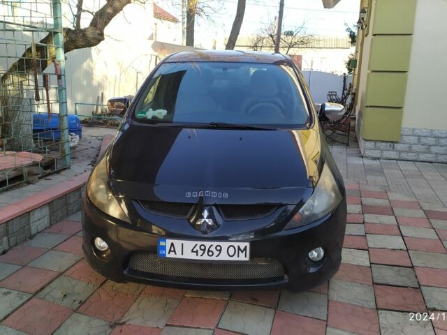 Чорний Міцубісі Грандіс, об'ємом двигуна 2.4 л та пробігом 282 тис. км за 4700 $, фото 2 на Automoto.ua