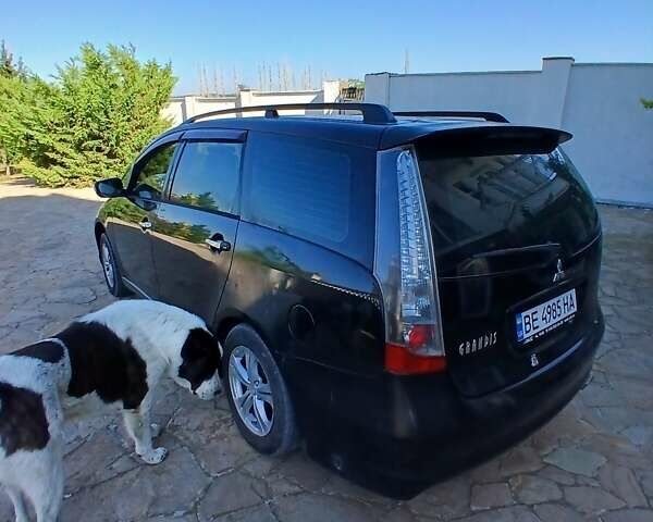 Черный Мицубиси Грандис, объемом двигателя 2.4 л и пробегом 323 тыс. км за 5500 $, фото 4 на Automoto.ua