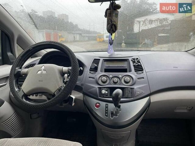 Черный Мицубиси Грандис, объемом двигателя 2.4 л и пробегом 311 тыс. км за 5350 $, фото 8 на Automoto.ua