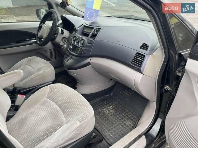 Черный Мицубиси Грандис, объемом двигателя 2.4 л и пробегом 311 тыс. км за 5350 $, фото 7 на Automoto.ua