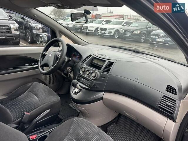 Черный Мицубиси Грандис, объемом двигателя 2.4 л и пробегом 212 тыс. км за 5300 $, фото 24 на Automoto.ua