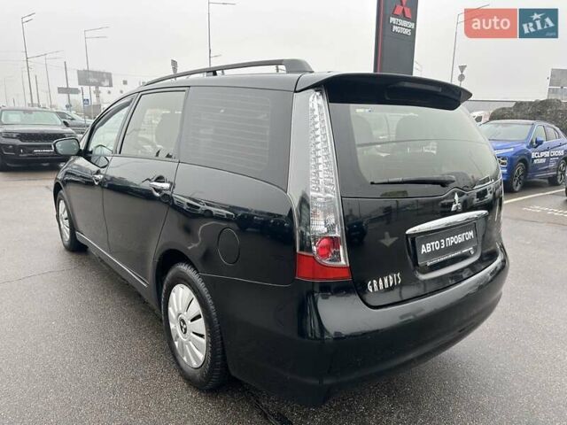 Черный Мицубиси Грандис, объемом двигателя 2.4 л и пробегом 212 тыс. км за 5300 $, фото 4 на Automoto.ua