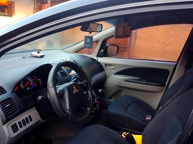 Мицубиси Грандис 2005 в Бучаче на Automoto.ua Черный Мицубиси Грандис, объемом двигателя 2.4 л и пробегом 222 тыс. км за 5800 $, фото 2 на Automoto.ua