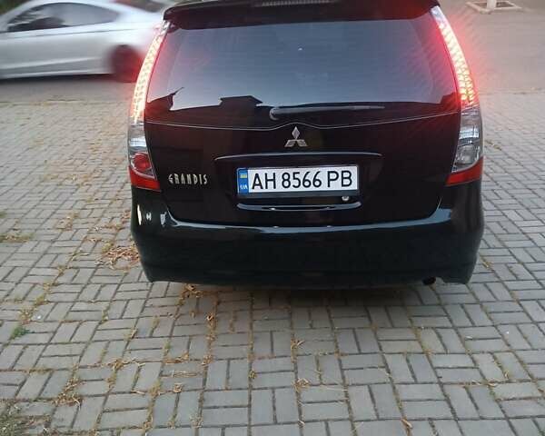 Чорний Міцубісі Грандіс, об'ємом двигуна 2.4 л та пробігом 270 тис. км за 6200 $, фото 4 на Automoto.ua
