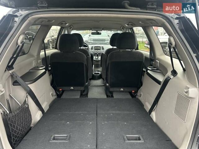 Черный Мицубиси Грандис, объемом двигателя 2.4 л и пробегом 212 тыс. км за 5300 $, фото 9 на Automoto.ua