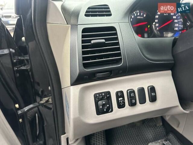 Черный Мицубиси Грандис, объемом двигателя 2.4 л и пробегом 212 тыс. км за 5300 $, фото 14 на Automoto.ua