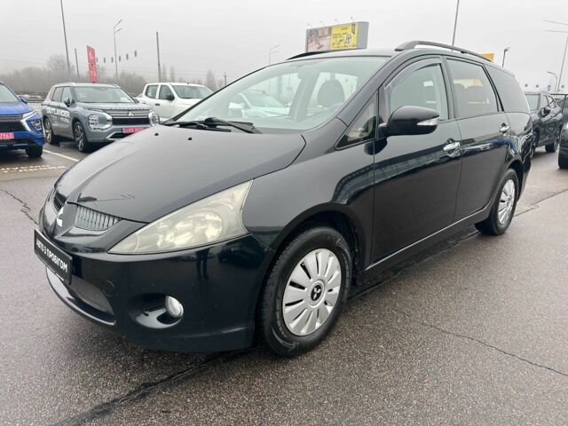 Черный Мицубиси Грандис, объемом двигателя 2.4 л и пробегом 212 тыс. км за 5300 $, фото 2 на Automoto.ua