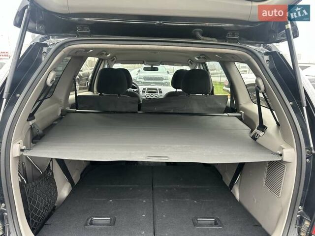 Черный Мицубиси Грандис, объемом двигателя 2.4 л и пробегом 212 тыс. км за 5300 $, фото 8 на Automoto.ua