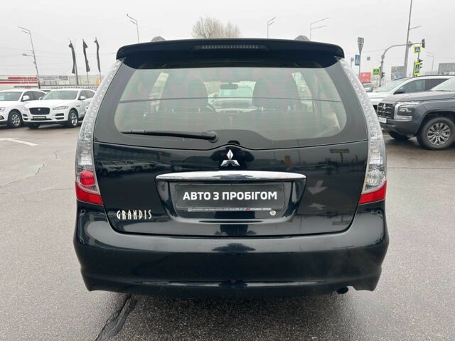 Черный Мицубиси Грандис, объемом двигателя 2.4 л и пробегом 212 тыс. км за 5300 $, фото 5 на Automoto.ua