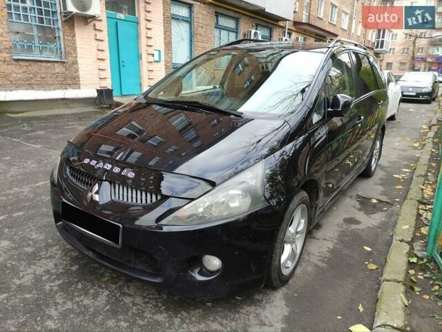 Черный Мицубиси Грандис, объемом двигателя 2 л и пробегом 309 тыс. км за 5400 $, фото 4 на Automoto.ua