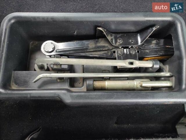 Черный Мицубиси Грандис, объемом двигателя 2 л и пробегом 309 тыс. км за 5400 $, фото 16 на Automoto.ua