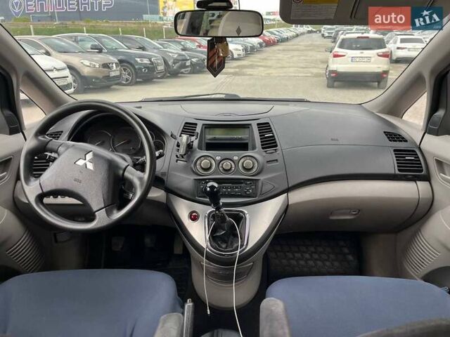 Чорний Міцубісі Грандіс, об'ємом двигуна 2 л та пробігом 313 тис. км за 6300 $, фото 9 на Automoto.ua