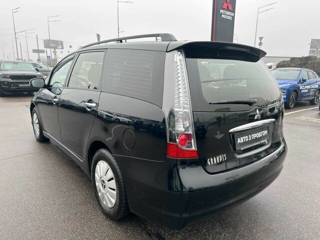 Черный Мицубиси Грандис, объемом двигателя 2.4 л и пробегом 212 тыс. км за 5300 $, фото 4 на Automoto.ua