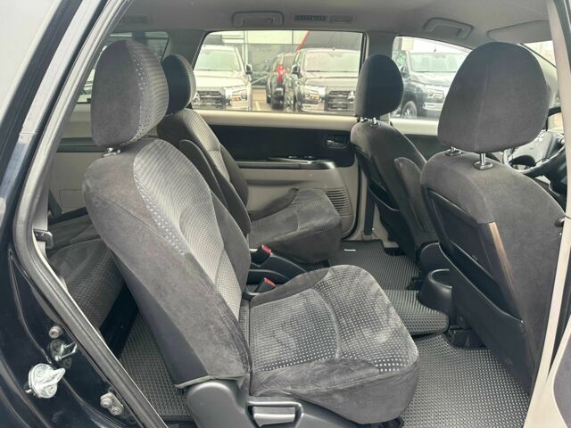 Черный Мицубиси Грандис, объемом двигателя 2.4 л и пробегом 212 тыс. км за 5300 $, фото 17 на Automoto.ua