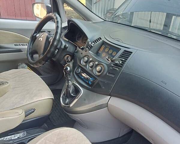 Черный Мицубиси Грандис, объемом двигателя 2 л и пробегом 300 тыс. км за 6350 $, фото 10 на Automoto.ua