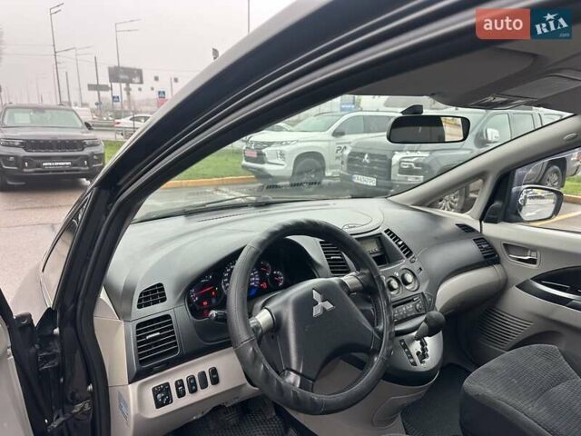 Черный Мицубиси Грандис, объемом двигателя 2.4 л и пробегом 212 тыс. км за 5300 $, фото 15 на Automoto.ua