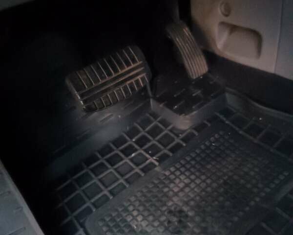 Чорний Міцубісі Грандіс, об'ємом двигуна 2.4 л та пробігом 270 тис. км за 6200 $, фото 20 на Automoto.ua