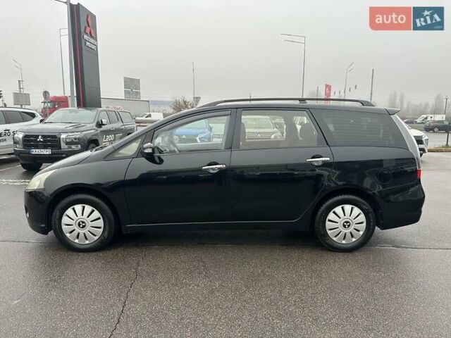 Черный Мицубиси Грандис, объемом двигателя 2.4 л и пробегом 212 тыс. км за 5300 $, фото 3 на Automoto.ua