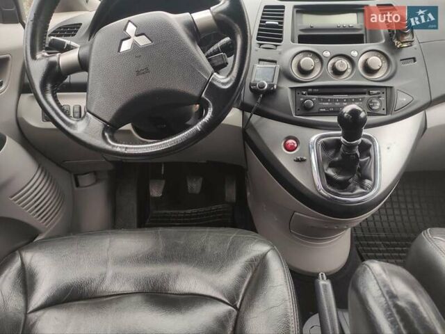 Черный Мицубиси Грандис, объемом двигателя 2 л и пробегом 309 тыс. км за 5400 $, фото 12 на Automoto.ua