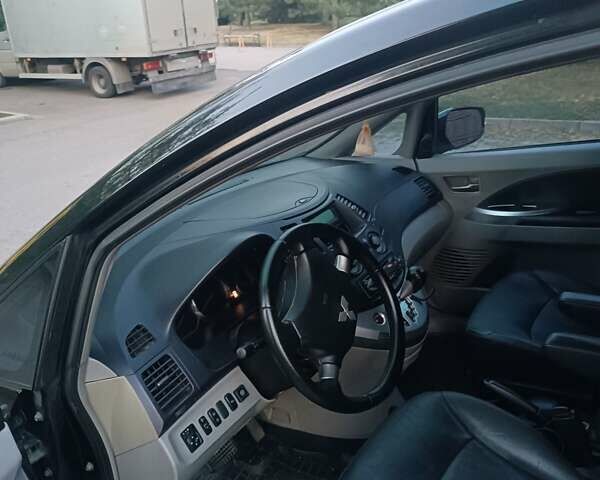 Чорний Міцубісі Грандіс, об'ємом двигуна 2.4 л та пробігом 270 тис. км за 6200 $, фото 15 на Automoto.ua