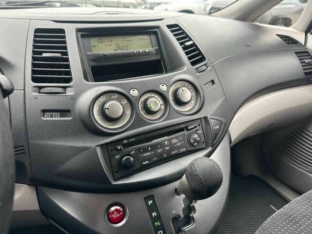 Черный Мицубиси Грандис, объемом двигателя 2.4 л и пробегом 212 тыс. км за 5300 $, фото 14 на Automoto.ua