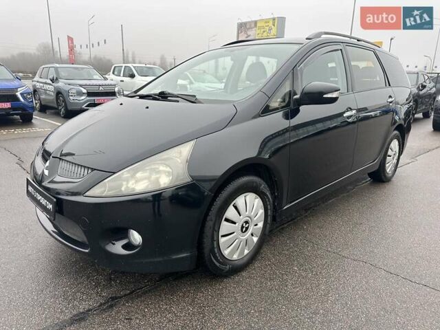 Черный Мицубиси Грандис, объемом двигателя 2.4 л и пробегом 212 тыс. км за 5300 $, фото 2 на Automoto.ua