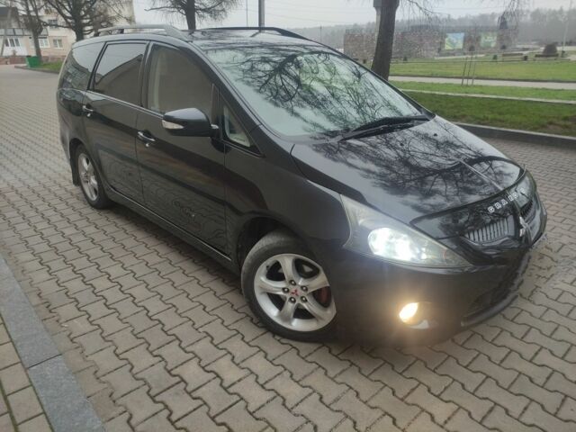 Черный Мицубиси Грандис, объемом двигателя 0 л и пробегом 310 тыс. км за 5400 $, фото 2 на Automoto.ua