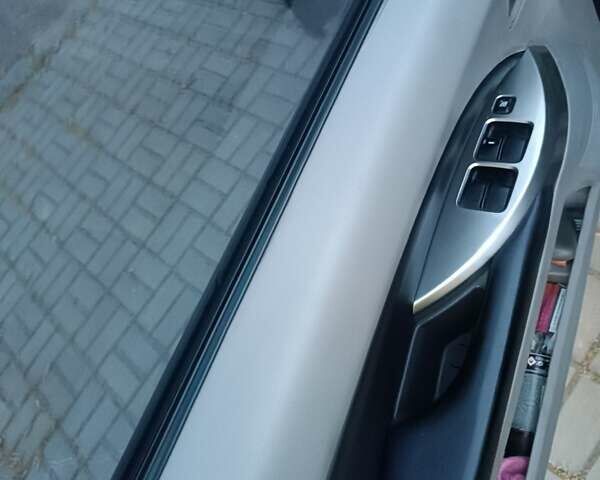 Черный Мицубиси Грандис, объемом двигателя 2.38 л и пробегом 260 тыс. км за 6600 $, фото 21 на Automoto.ua