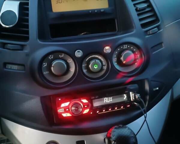 Чорний Міцубісі Грандіс, об'ємом двигуна 2.4 л та пробігом 270 тис. км за 6200 $, фото 22 на Automoto.ua